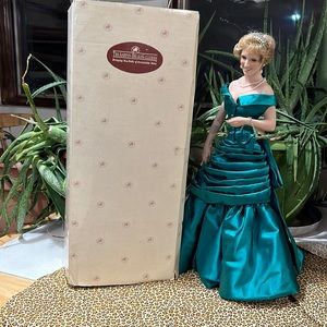 Original inbox Royal Diana Princess of Wales in “Royal Portrait limited edition.